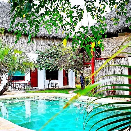 Diani Hostel Diani Beach Buitenkant foto