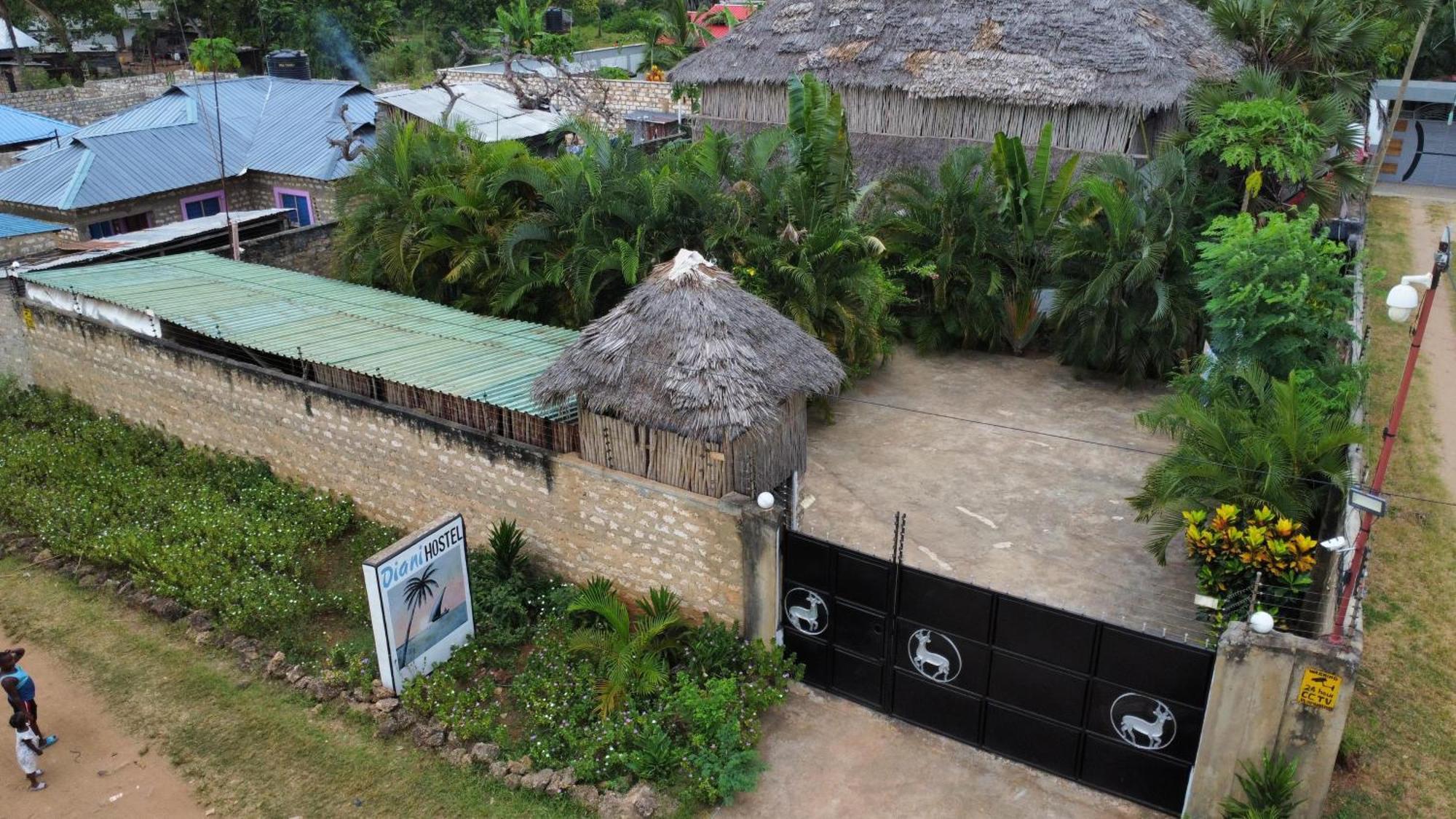 Diani Hostel Diani Beach Buitenkant foto