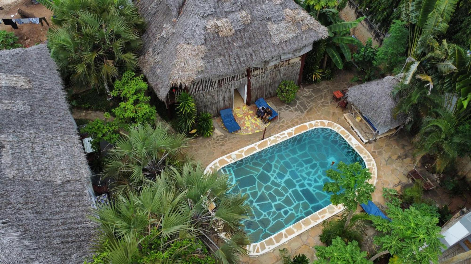 Diani Hostel Diani Beach Buitenkant foto