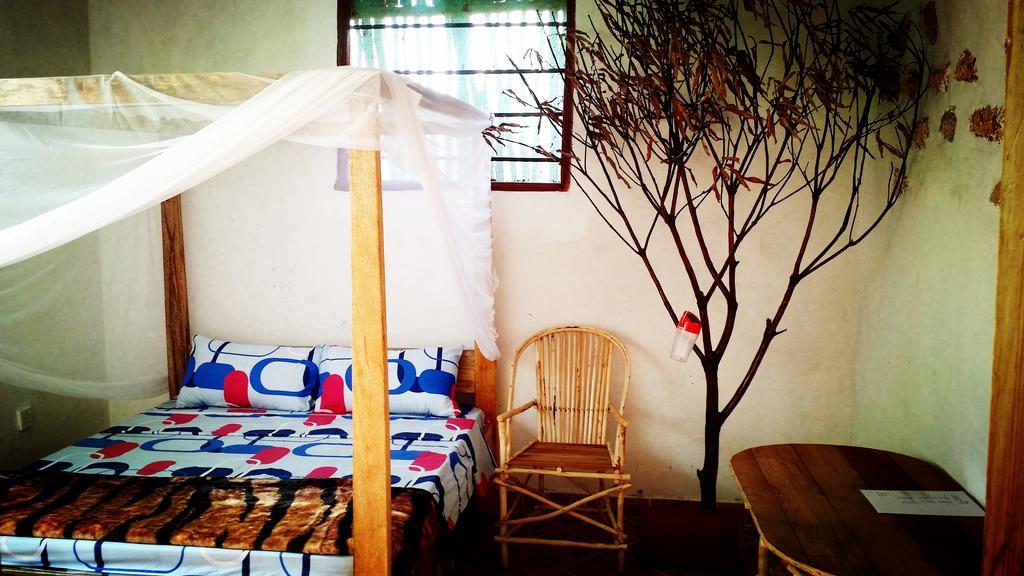 Diani Hostel Diani Beach Buitenkant foto