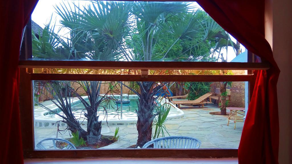 Diani Hostel Diani Beach Buitenkant foto