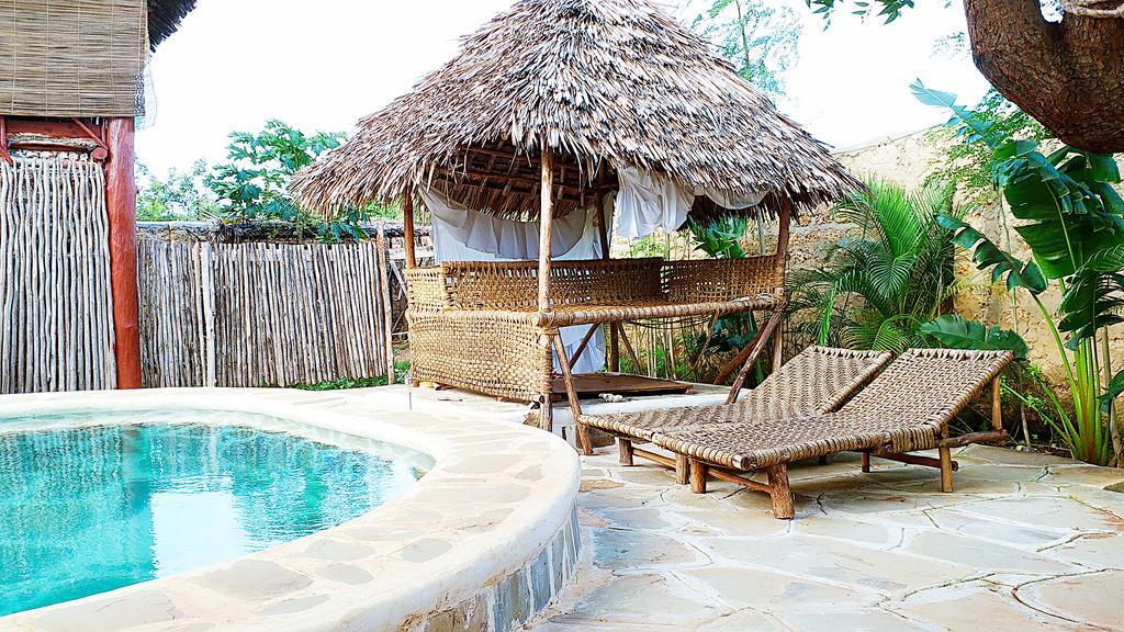 Diani Hostel Diani Beach Buitenkant foto