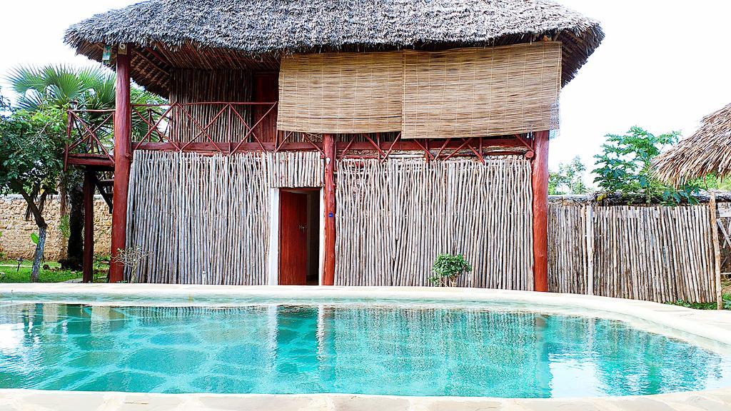 Diani Hostel Diani Beach Buitenkant foto