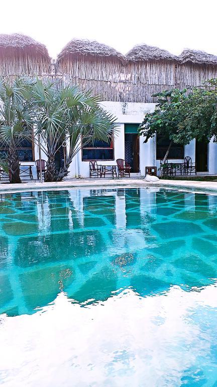 Diani Hostel Diani Beach Buitenkant foto