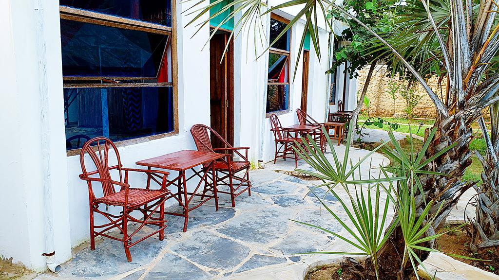 Diani Hostel Diani Beach Buitenkant foto